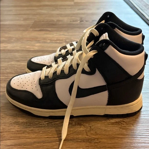 Nike Dunk High Retro “Black/White” (Panda) - Picture 3 of 5